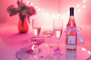 Why You Should Have a Cocktail Hour at Your Wedding Why You Should Have a Cocktail Hour at Your Wedding