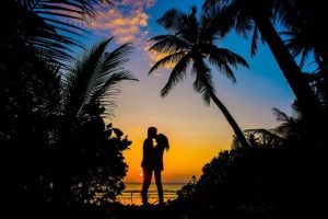 Save Vs. Splurge: Honeymoon Edition Save Vs. Splurge: Honeymoon Edition